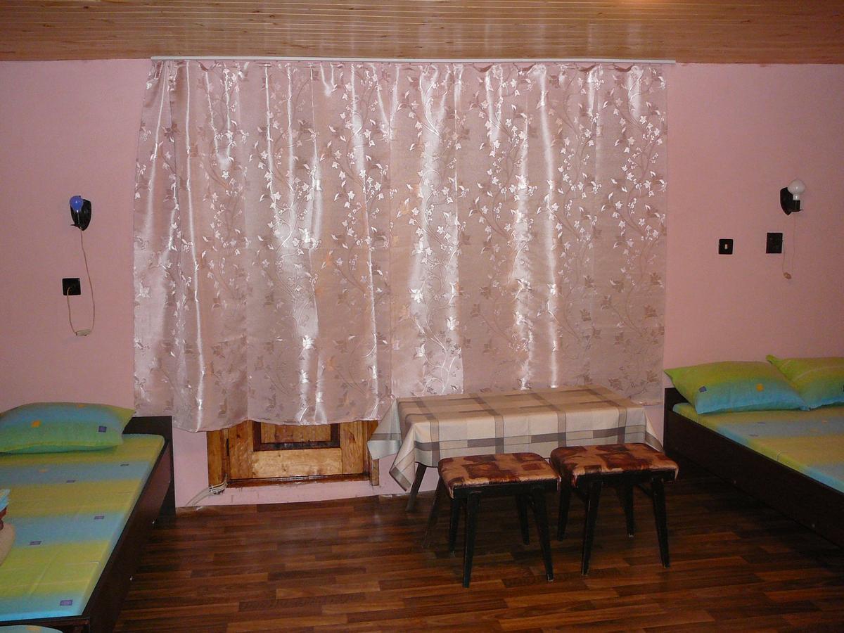 Mountain Sun Guest House Chiflik Exterior photo
